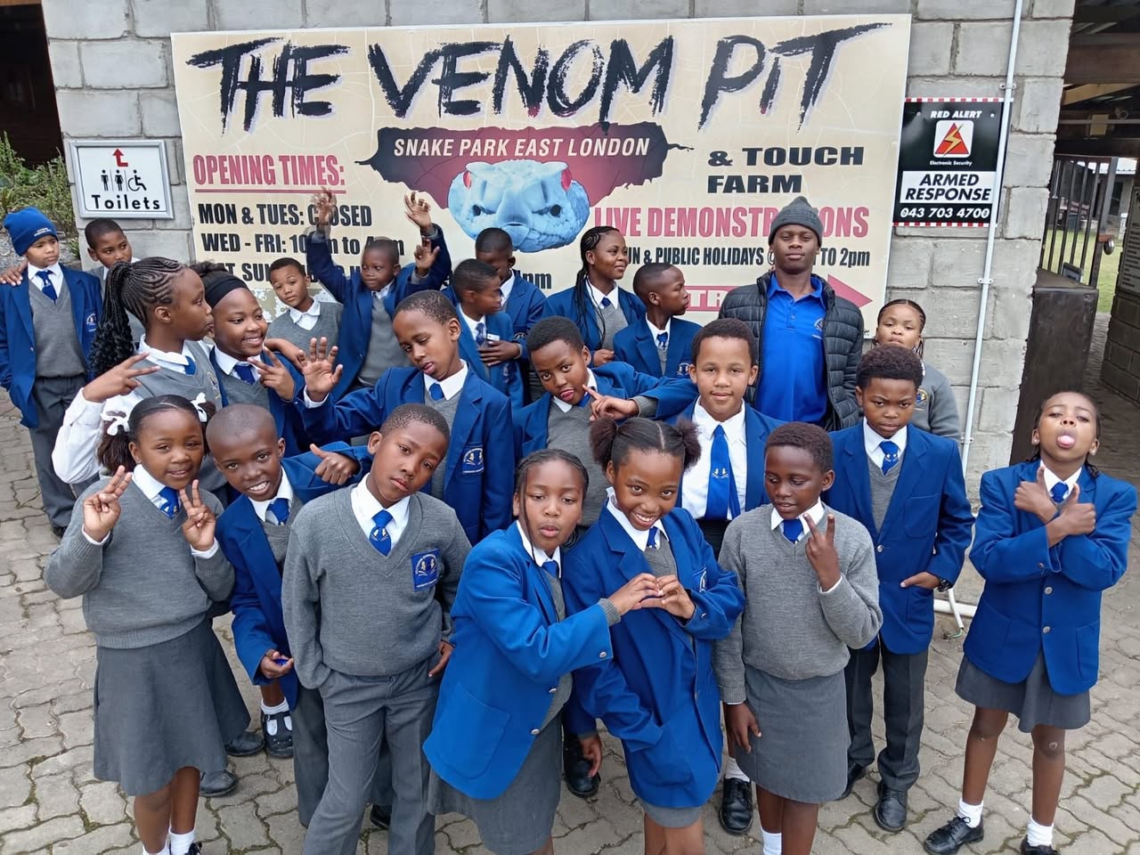Venom Pit Excursion — Group at Entrance